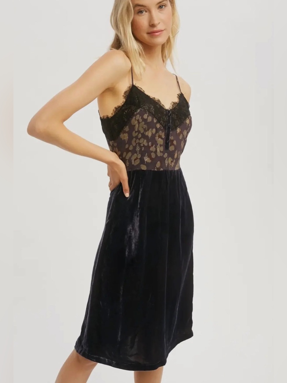 NWT MyTree Lace Velvet Slip Dress